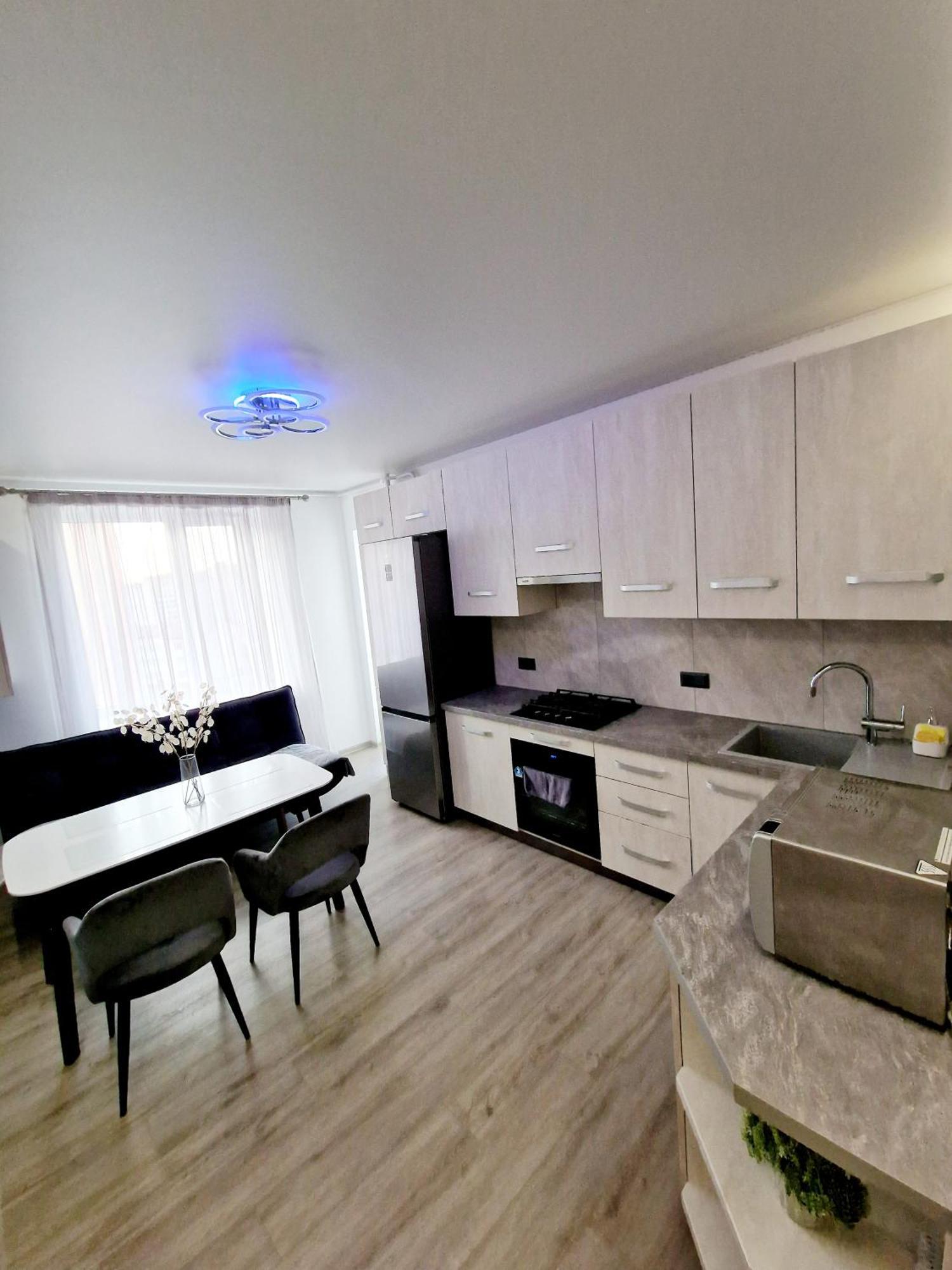 Apartament On Chornovola, 40 Жк "Варварівка" Lutsʼk Εξωτερικό φωτογραφία